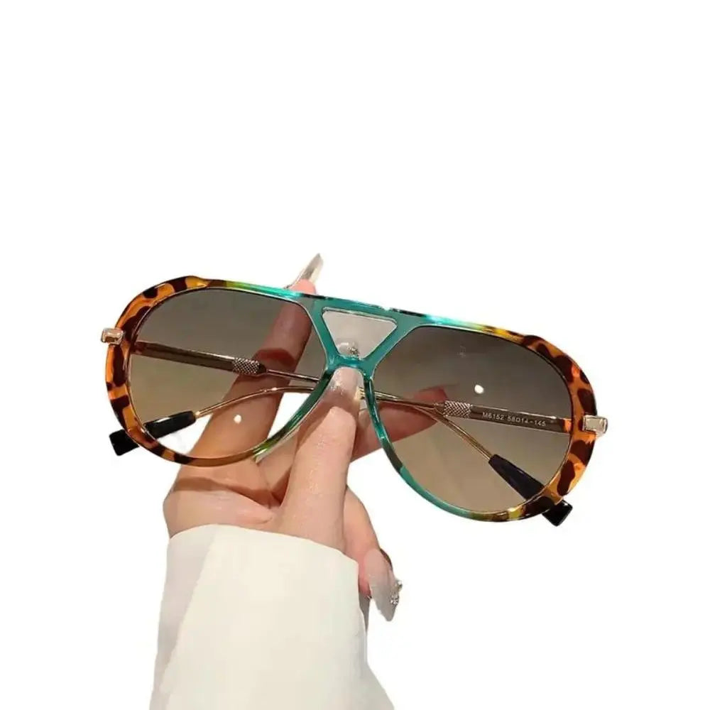 2026 New Y2K Retro Tortoise Shell Polarized Sunglasses for Women, Lightweight Premium Square Frame Shades, Stylish Casual Summer Eyewear Perfect for Beach Vacation Summer Outfits.