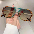 2026 New Y2K Retro Tortoise Shell Polarized Sunglasses for Women, Lightweight Premium Square Frame Shades, Stylish Casual Summer Eyewear Perfect for Beach Vacation Summer Outfits.