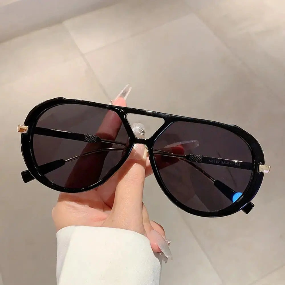2026 New Y2K Retro Tortoise Shell Polarized Sunglasses for Women, Lightweight Premium Square Frame Shades, Stylish Casual Summer Eyewear Perfect for Beach Vacation Summer Outfits.